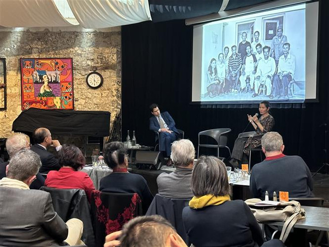 Programa de enseñanza de lengua y cultura acerca estudiantes franceses a Vietnam ảnh 2 Programa de enseñanza de lengua y cultura acerca estudiantes franceses a Vietnam ảnh 2