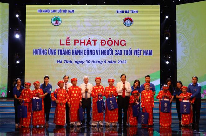 Lanzan en Vietnam Mes de Acción por personas mayores ảnh 1 Lanzan en Vietnam Mes de Acción por personas mayores ảnh 1