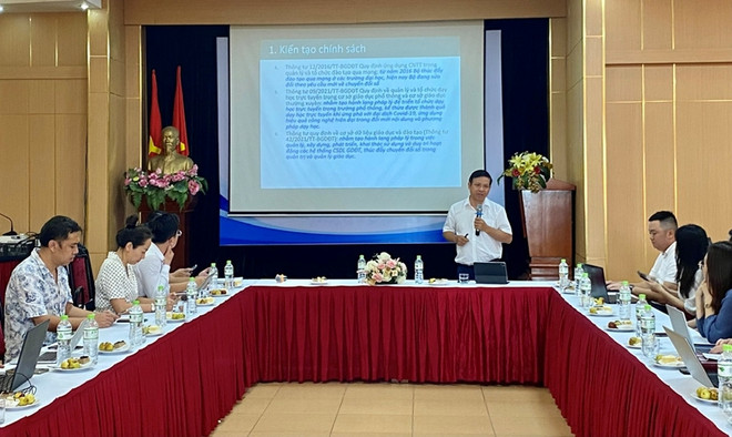 Sector educativo de Vietnam promueve trámites administrativos en línea ảnh 1 Sector educativo de Vietnam promueve trámites administrativos en línea ảnh 1