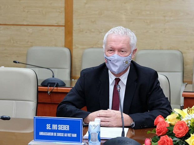 Vietnam busca apoyo internacional en acceso a vacunas contra COVID-19 ảnh 2