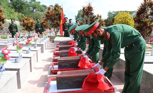 Repatrían restos de mártires vietnamitas caídos en Laos ảnh 1 Repatrían restos de mártires vietnamitas caídos en Laos ảnh 1