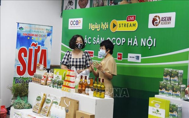 Efectúan primera transmisión en vivo para divulgar productos OCOP Hanoi ảnh 1 Efectúan primera transmisión en vivo para divulgar productos OCOP Hanoi ảnh 1