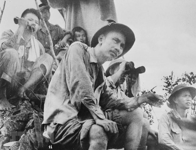 Exhiben documentos sobre contribuciones de Ho Chi Minh a la liberación nacional ảnh 1 Exhiben documentos sobre contribuciones de Ho Chi Minh a la liberación nacional ảnh 1