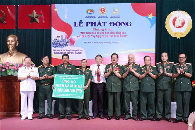 Lanzan programa de cuadernos para estudiantes de grupos étnicos ảnh 2