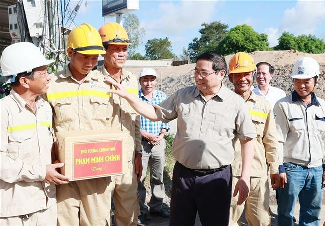 Premier vietnamita realiza visita de trabajo en provincia sureña de Dong Thap ảnh 1 Premier vietnamita realiza visita de trabajo en provincia sureña de Dong Thap ảnh 1