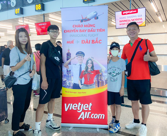 Vietjet lleva los primeros pasajeros taiwaneses al nuevo terminal en aeropuerto de Phu Bai ảnh 1 Vietjet lleva los primeros pasajeros taiwaneses al nuevo terminal en aeropuerto de Phu Bai ảnh 1