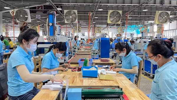 Vietnam aumentará salario mínimo regional en 2024 ảnh 1