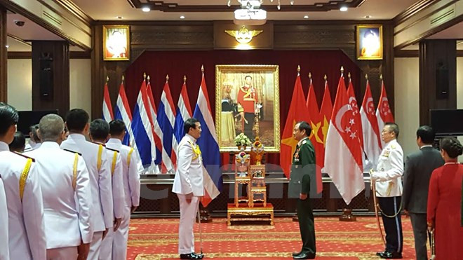 Tailandia concede condecoración a jefe militar vietnamita ảnh 1 Tailandia concede condecoración a jefe militar vietnamita ảnh 1