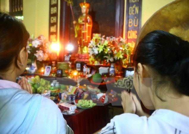 Provincia vietnamita entrega regalos a personas pobres en ocasión de ceremonia Vu Lan ảnh 1 Provincia vietnamita entrega regalos a personas pobres en ocasión de ceremonia Vu Lan ảnh 1