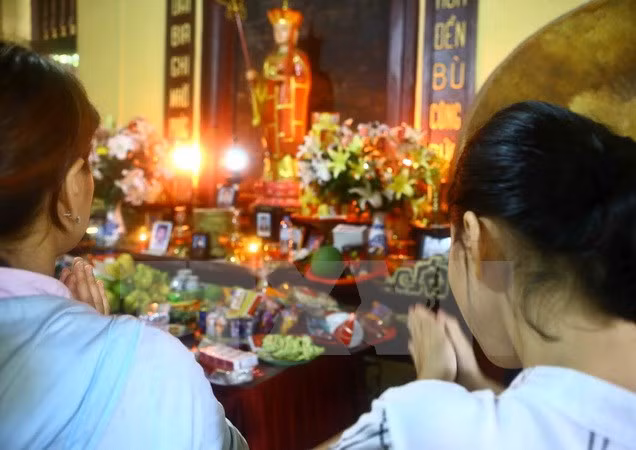 Provincia vietnamita entrega regalos a personas pobres en ocasión de ceremonia Vu Lan ảnh 1