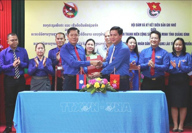 Jóvenes de localidades vietnamita y laosiana fomentan cooperación ảnh 1 Jóvenes de localidades vietnamita y laosiana fomentan cooperación ảnh 1