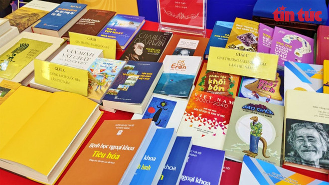 Traducción de libro geográfico bajo dinastía vietnamita Nguyen gana Premio Nacional ảnh 2 Traducción de libro geográfico bajo dinastía vietnamita Nguyen gana Premio Nacional ảnh 2