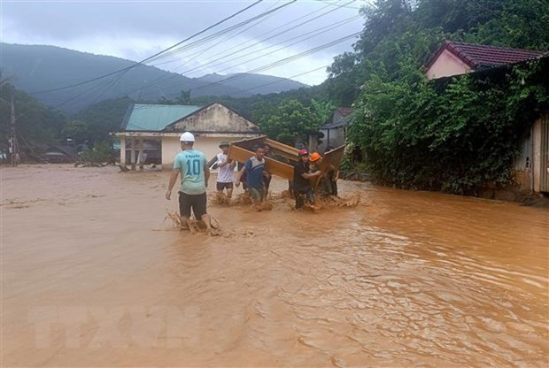 Inundaciones cobran vida de ocho personas en localidades vietnamitas ảnh 2 Inundaciones cobran vida de ocho personas en localidades vietnamitas ảnh 2