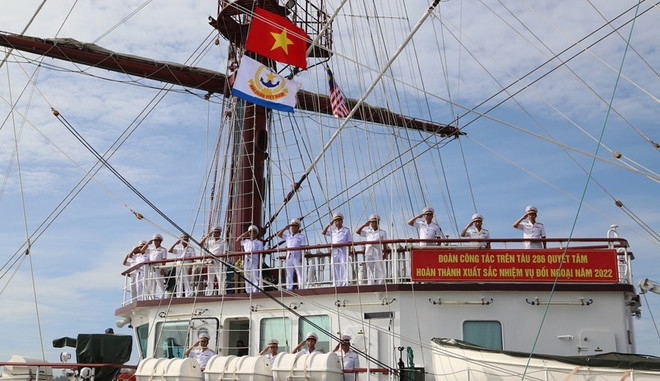 Buque escuela de vela Le Quy Don arriba a puerto malasio de Lumut ảnh 1 Buque escuela de vela Le Quy Don arriba a puerto malasio de Lumut ảnh 1