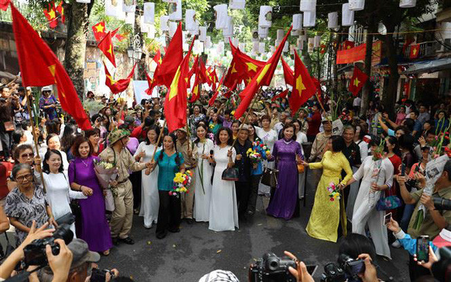 Conmemoran liberación de Hanoi con diversas actividades ảnh 1