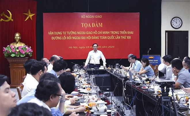 Aplican pensamiento diplomático de Ho Chi Minh en implementación de política exterior de Vietnam ảnh 1