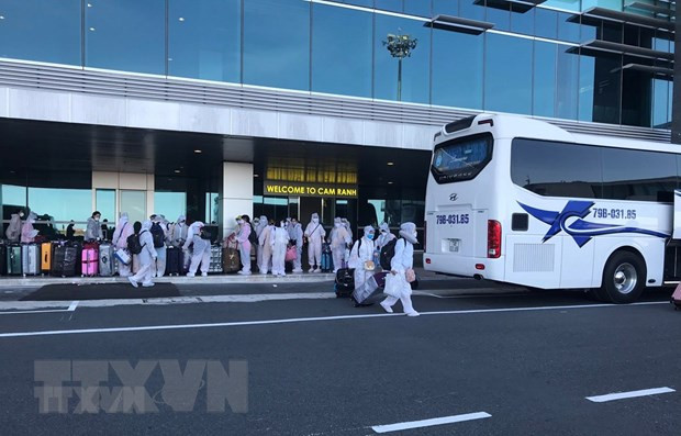 Vietnam recibe a otros 350 compatriotas varados en Japón ảnh 1 Vietnam recibe a otros 350 compatriotas varados en Japón ảnh 1