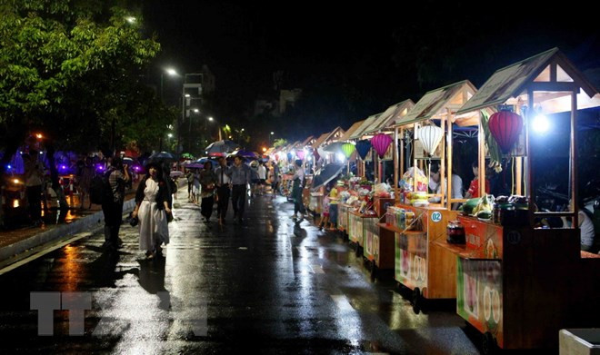 Visitantes disfrutarán de wifi gratuito en calle peatonal Trinh Cong Son en Hanoi ảnh 1 Visitantes disfrutarán de wifi gratuito en calle peatonal Trinh Cong Son en Hanoi ảnh 1