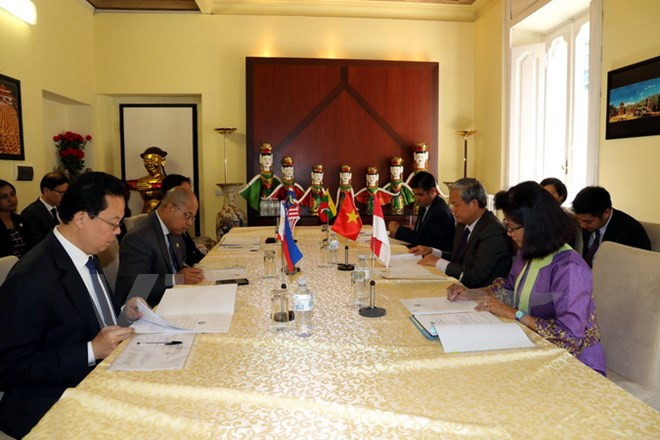 Embajador vietnamita preside reunión del Comité ASEAN en Italia ảnh 1 Embajador vietnamita preside reunión del Comité ASEAN en Italia ảnh 1