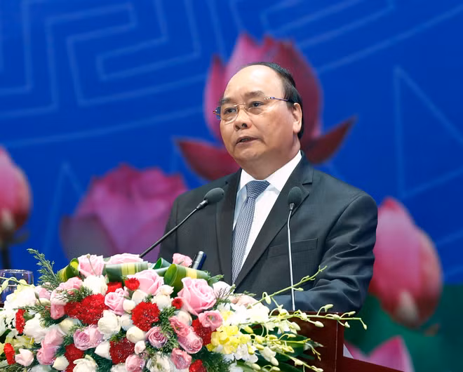 Primer ministro de Vietnam dialoga con la comunidad empresarial ảnh 1