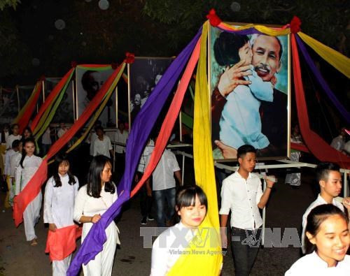 Conmemoran en Vietnam natalicio del Presidente Ho Chi Minh ảnh 1 Conmemoran en Vietnam natalicio del Presidente Ho Chi Minh ảnh 1