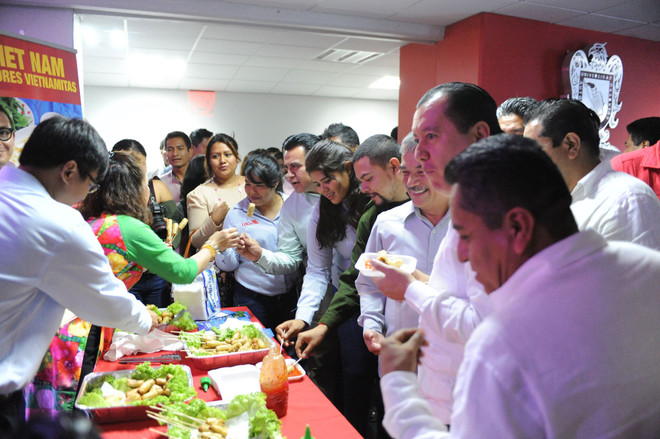 Intelectuales mexicanos admiran el desarrollo de Vietnam ảnh 5 Intelectuales mexicanos admiran el desarrollo de Vietnam ảnh 5