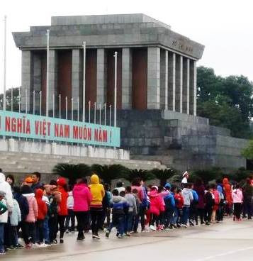 Turistas buscan los secretos de Hanoi ảnh 3 Turistas buscan los secretos de Hanoi ảnh 3