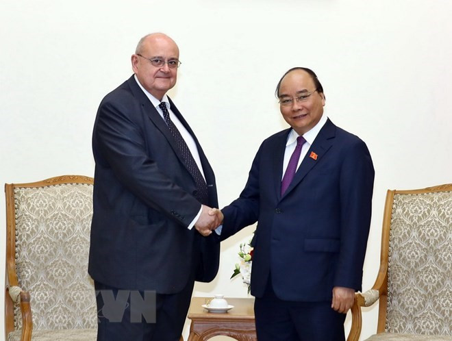 Premier de Vietnam destaca aportes del embajador saliente de Brasil ảnh 1 Premier de Vietnam destaca aportes del embajador saliente de Brasil ảnh 1