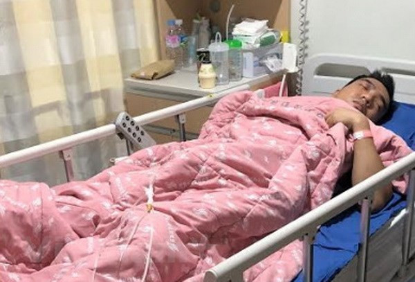 Personal de Embajada de Vietnam en Corea del Sur visita a heridos connacionales en explosión de fábrica ảnh 1 Personal de Embajada de Vietnam en Corea del Sur visita a heridos connacionales en explosión de fábrica ảnh 1