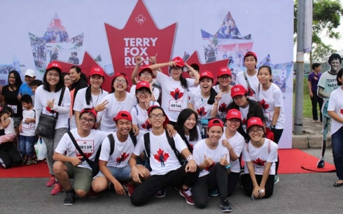 Más de 24 mil vietnamitas participan en carrera caritativa Terry Fox ảnh 1 Más de 24 mil vietnamitas participan en carrera caritativa Terry Fox ảnh 1