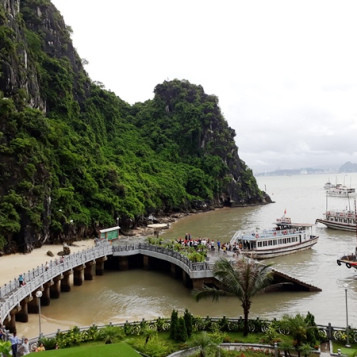 Turistas buscan los secretos de Hanoi ảnh 5 Turistas buscan los secretos de Hanoi ảnh 5