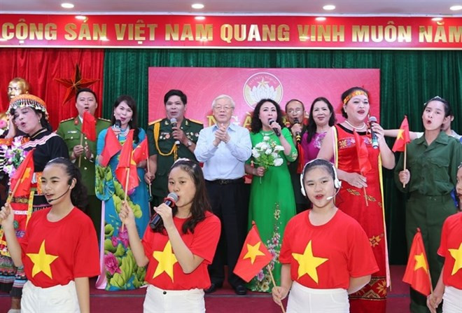 Máximo dirigente político de Vietnam asiste al Festival de Gran Unidad Nacional ảnh 1