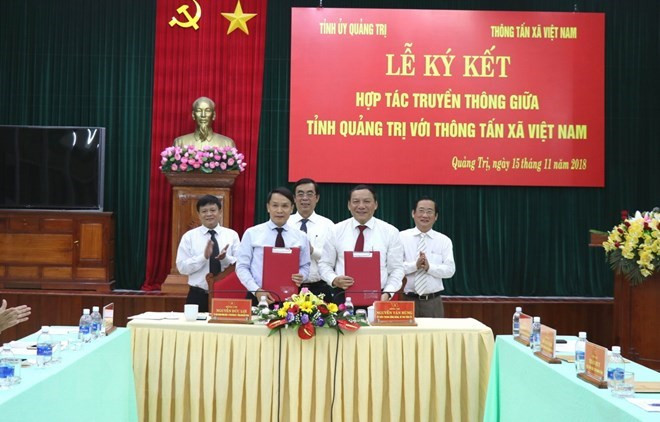 VNA y provincia centrovietnamita firman acuerdo de cooperación en comunicación ảnh 1 VNA y provincia centrovietnamita firman acuerdo de cooperación en comunicación ảnh 1