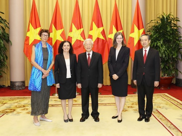 Máximo dirigente de Vietnam recibe a nuevos embajadores acreditados en el país ảnh 1 Máximo dirigente de Vietnam recibe a nuevos embajadores acreditados en el país ảnh 1