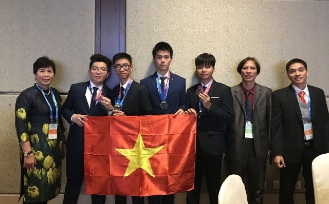 Hanoi honra a estudiantes participantes en Olimpiada de Astronomía y Astrofísica 2018 ảnh 1 Hanoi honra a estudiantes participantes en Olimpiada de Astronomía y Astrofísica 2018 ảnh 1