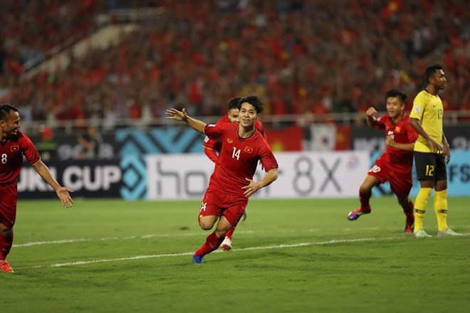 Vietnam logra una convincente victoria 2-0 ante Malasia en Copa AFF Suzuki ảnh 1 Vietnam logra una convincente victoria 2-0 ante Malasia en Copa AFF Suzuki ảnh 1