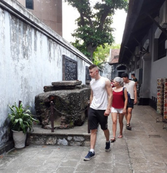 Turistas buscan los secretos de Hanoi ảnh 1 Turistas buscan los secretos de Hanoi ảnh 1