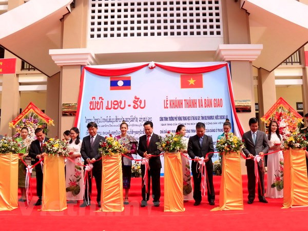 Inauguran en Laos escuela construida con ayuda de máximo dirigente de Vietnam ảnh 1 Inauguran en Laos escuela construida con ayuda de máximo dirigente de Vietnam ảnh 1