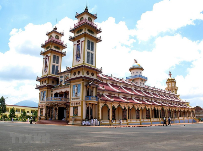 Destacan aportes de fieles de secta de Cao Dai a desarrollo de Vietnam ảnh 1 Destacan aportes de fieles de secta de Cao Dai a desarrollo de Vietnam ảnh 1