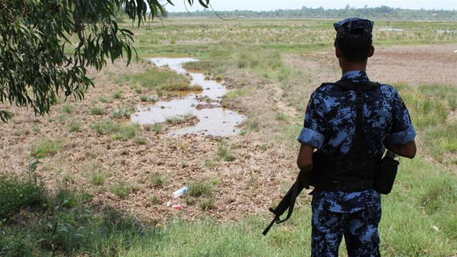 Oleada de violencia en Myanmar mata a 13 policías ảnh 1 Oleada de violencia en Myanmar mata a 13 policías ảnh 1