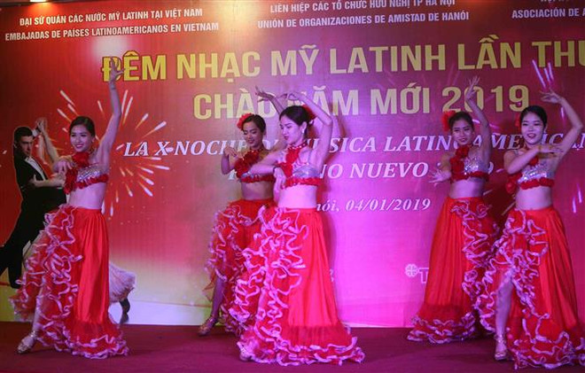 Velada de música latinoamericana en Hanoi conmemora triunfo de Revolución Cubana ảnh 1 Velada de música latinoamericana en Hanoi conmemora triunfo de Revolución Cubana ảnh 1