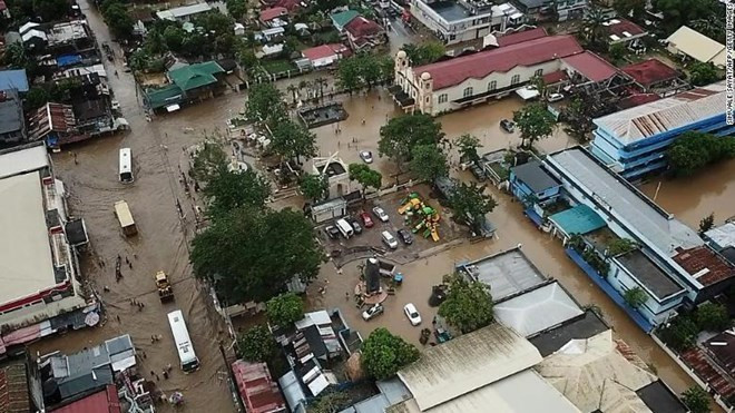 Dirigentes vietnamitas expresan condolencias por tormenta Usman en Filipinas ảnh 1 Dirigentes vietnamitas expresan condolencias por tormenta Usman en Filipinas ảnh 1