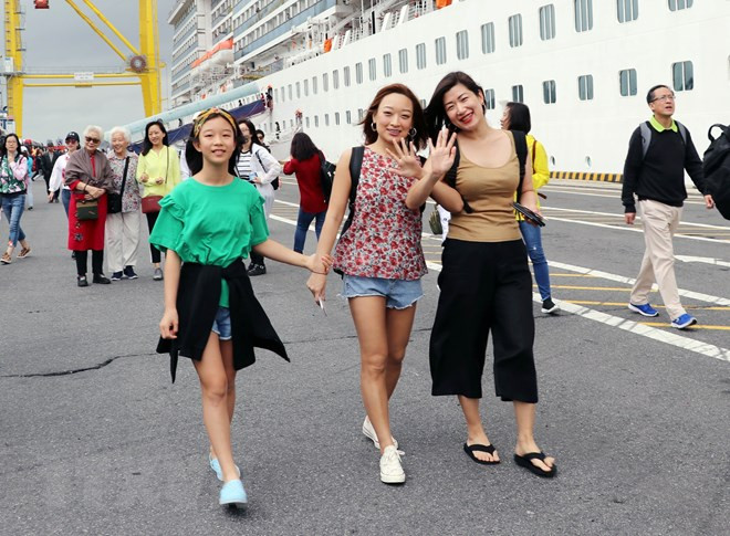 Da Nang recibe a más de dos mil turistas extranjeros por vía marítima ảnh 1 Da Nang recibe a más de dos mil turistas extranjeros por vía marítima ảnh 1