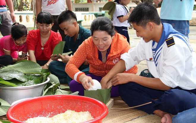 Pobladores de Truong Sa se preparan para la fiesta de Año Nuevo Lunar ảnh 1 Pobladores de Truong Sa se preparan para la fiesta de Año Nuevo Lunar ảnh 1