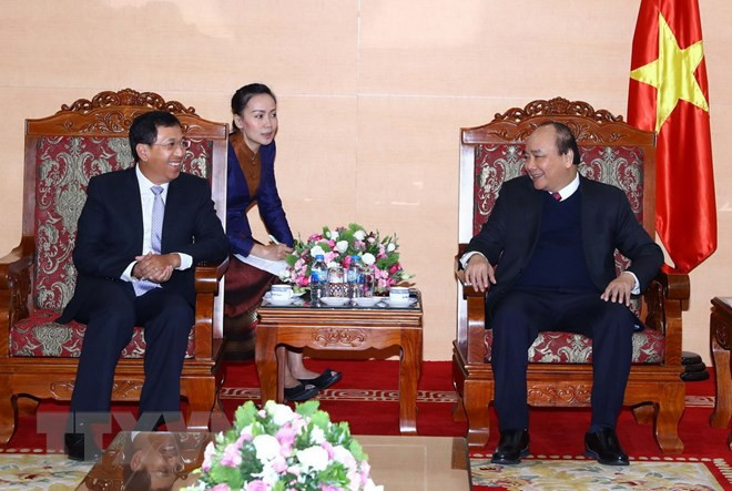 Premier vietnamita recibe a gobernador del Banco de Laos ảnh 1 Premier vietnamita recibe a gobernador del Banco de Laos ảnh 1