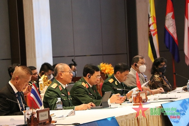 Vietnam asiste a Reunión de Ministros de Defensa de ASEAN ảnh 1 Vietnam asiste a Reunión de Ministros de Defensa de ASEAN ảnh 1