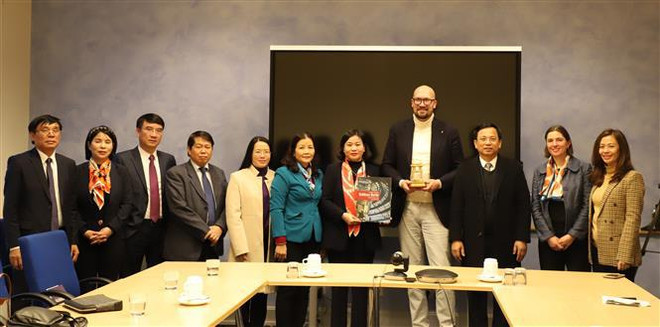 Cada vez más estrechas relaciones entre capitales de Vietnam y Alemania ảnh 1