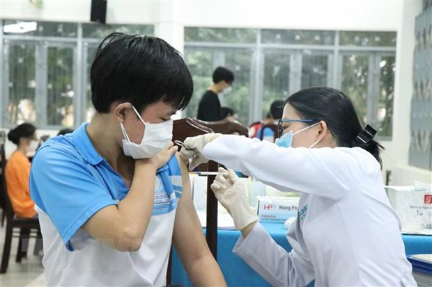 Vietnam cierra domingo con 358 nuevos casos de COVID-19 ảnh 1
