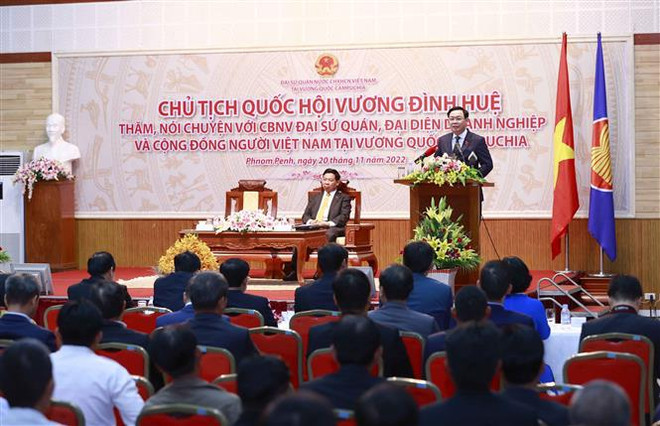 Máximo legislador de Vietnam se reúne con comunidad connacional en Camboya ảnh 1 Máximo legislador de Vietnam se reúne con comunidad connacional en Camboya ảnh 1