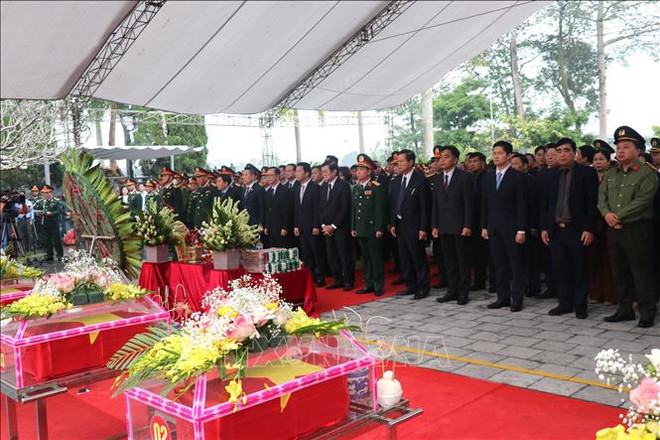 Entierran restos de mártires caídos en lucha por defensa de frontera norteña de Vietnam ảnh 1 Entierran restos de mártires caídos en lucha por defensa de frontera norteña de Vietnam ảnh 1